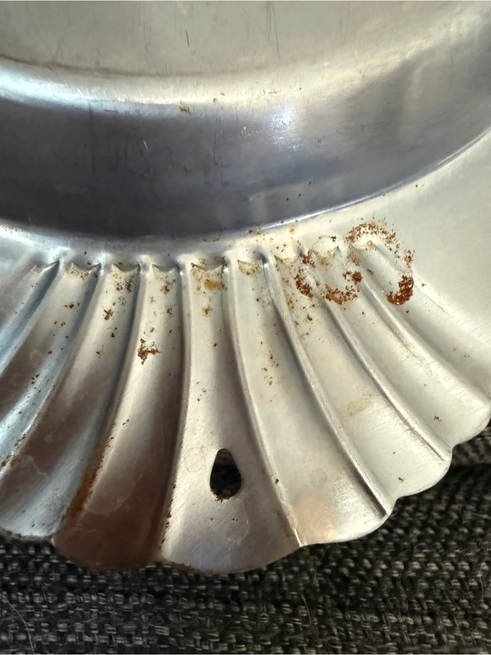 Silver Oval Serving Platter - Classic Metal Design